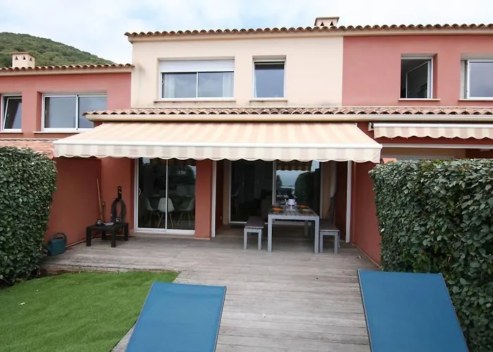 Ajaccio Maison Bord De Mer Dans Residence Avec Piscine